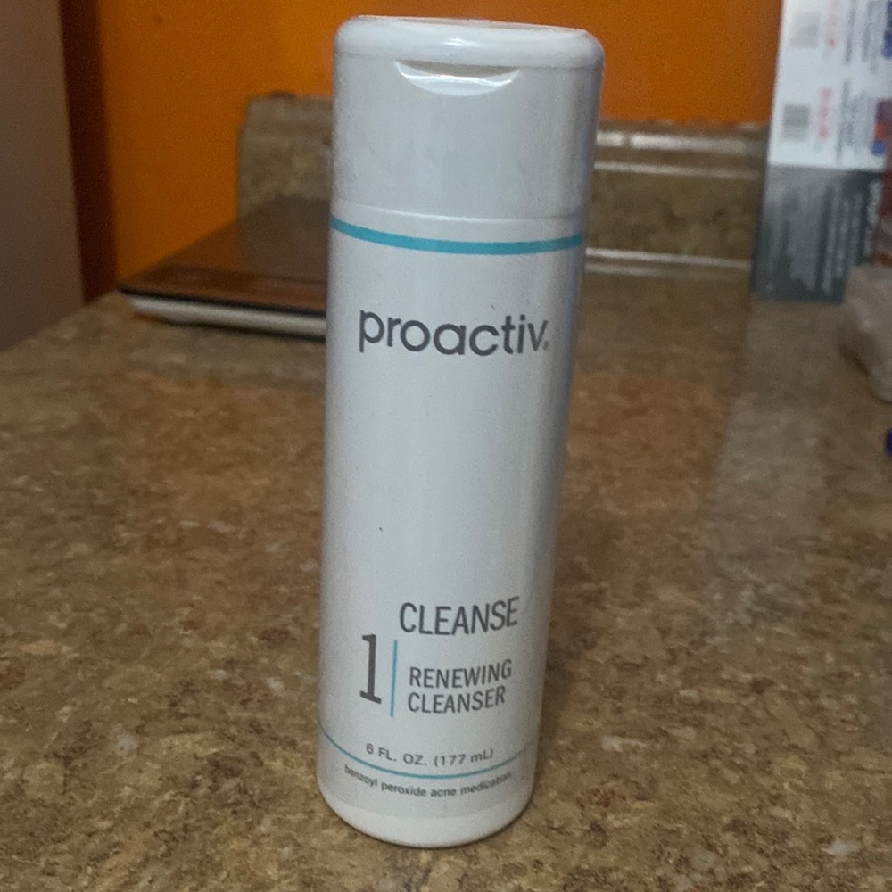 Proactiv Renewing Cleanser 6 oz.